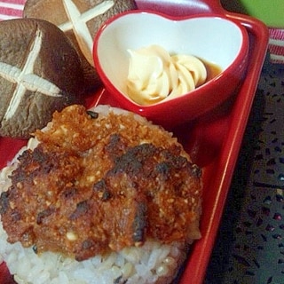 カシューナッツ味噌焼きおにぎり・焼き椎茸添え☆